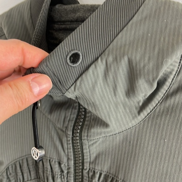 Lululemon Dance Studio Grey Pinstripe Reversible Running Jacket - Picture 4 of 11